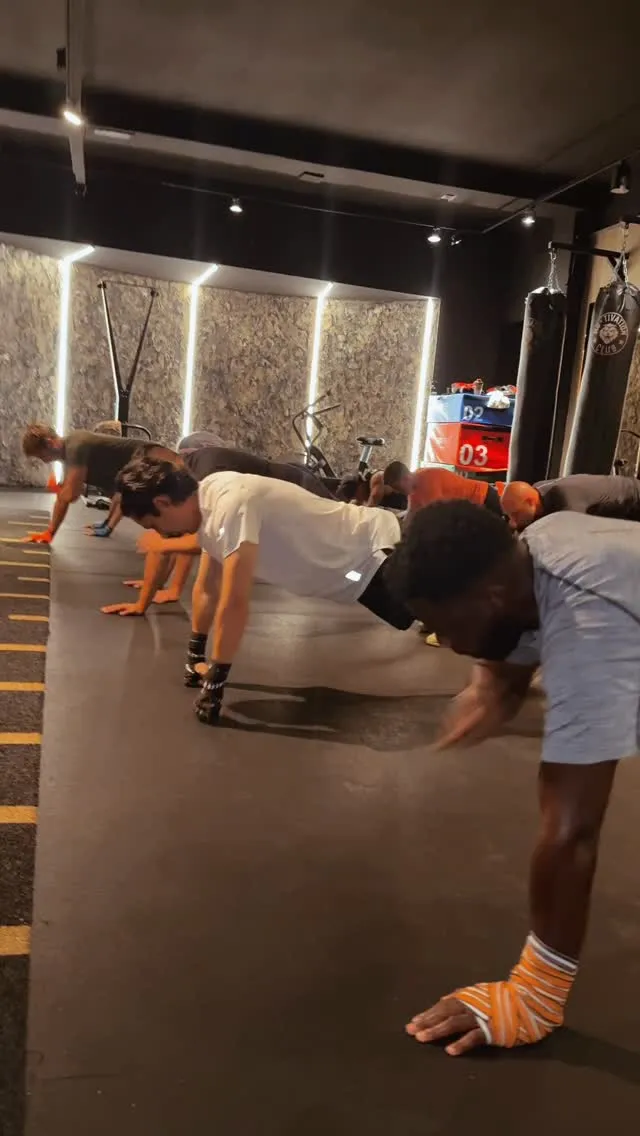 Geen grote woorden, gewoon een fijne groep mensen die samen aan hun techniek werkt. Iedereen op zijn eigen niveau.